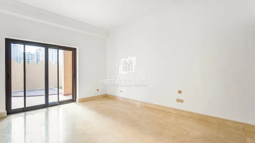 3 bedrooms townhouse for sale , Palm Jumeirah, Dubai, UAE No. 454 № 2