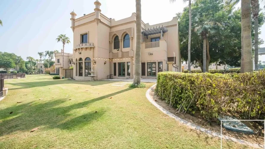 4 bedrooms villa for sale , Palm Jumeirah, Dubai, UAE No. 1104 № 1