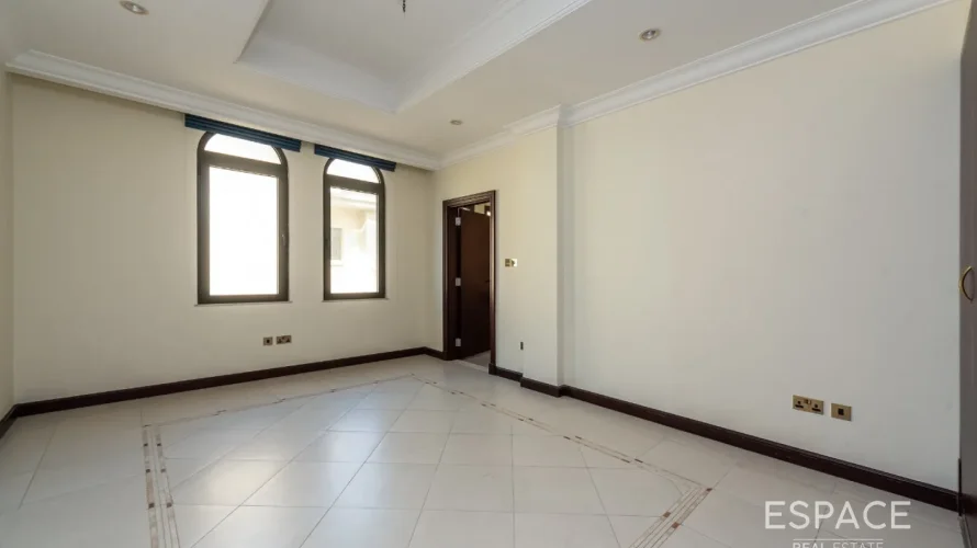 4 bedrooms villa for sale , Palm Jumeirah, Dubai, UAE No. 871 № 2