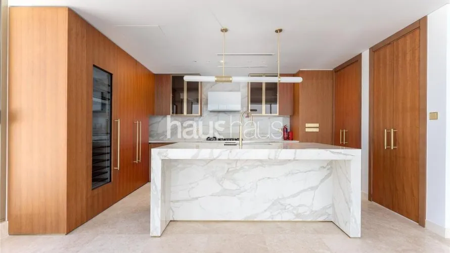 4 bedrooms penthouse for sale , Palm Jumeirah, Dubai, UAE No. 570