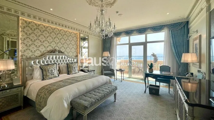 1 room hotel apartment for sale , The Crescent, Palm Jumeirah, Dubai, UAE No. 578 № 1