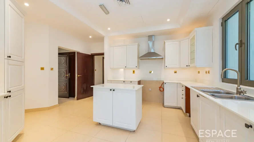 6 bedrooms villa for sale , Palm Jumeirah, Dubai, UAE No. 880 № 6