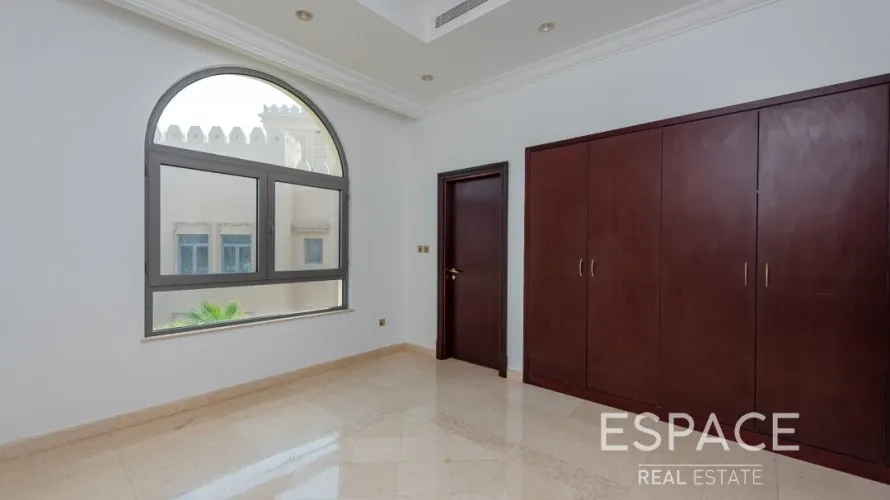 5 bedrooms villa for sale , Palm Jumeirah, Dubai, UAE No. 882 № 7
