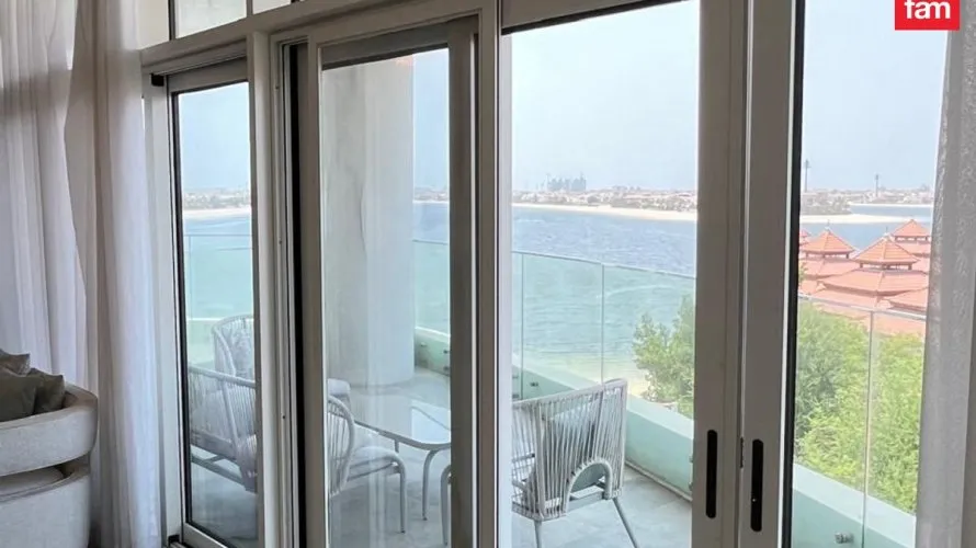 2 bedrooms apartment for sale , Palm Jumeirah, Dubai, UAE No. 250 № 1