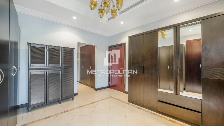 4 bedrooms villa for sale , Palm Jumeirah, Dubai, UAE No. 977 № 17