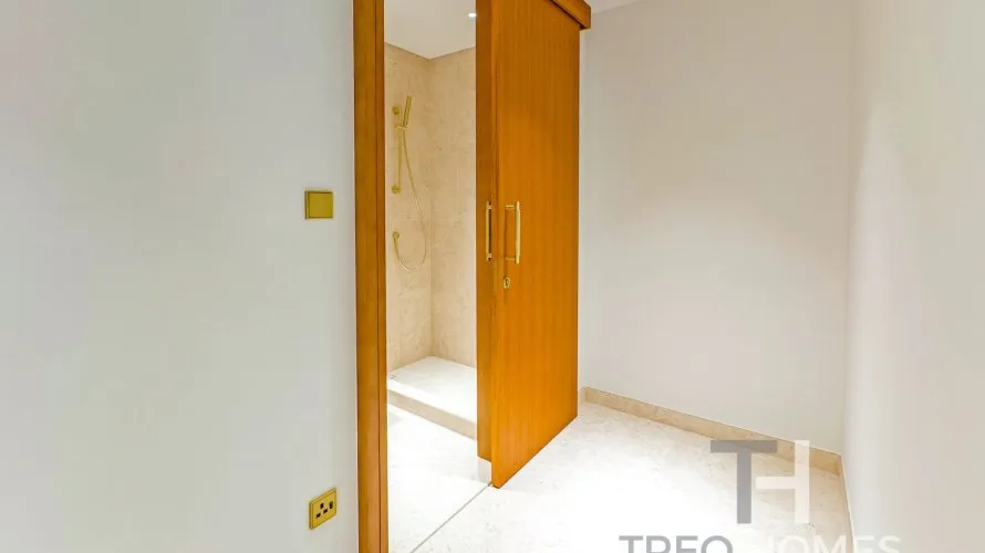 2 bedrooms apartment for sale , Palm Jumeirah, Dubai, UAE No. 429 № 14