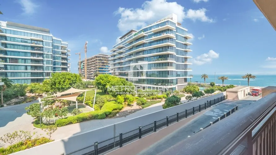 2 bedrooms apartment for sale , Palm Jumeirah, Dubai, UAE No. 1008 № 1