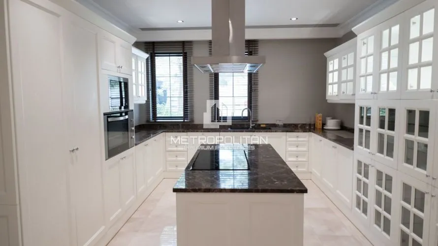 5 bedrooms villa for sale , Palm Jumeirah, Dubai, UAE No. 381 № 3