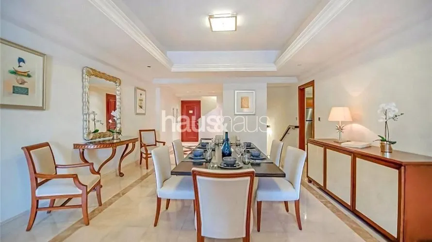 3 bedrooms townhouse for sale , Palm Jumeirah, Dubai, UAE No. 576 № 1