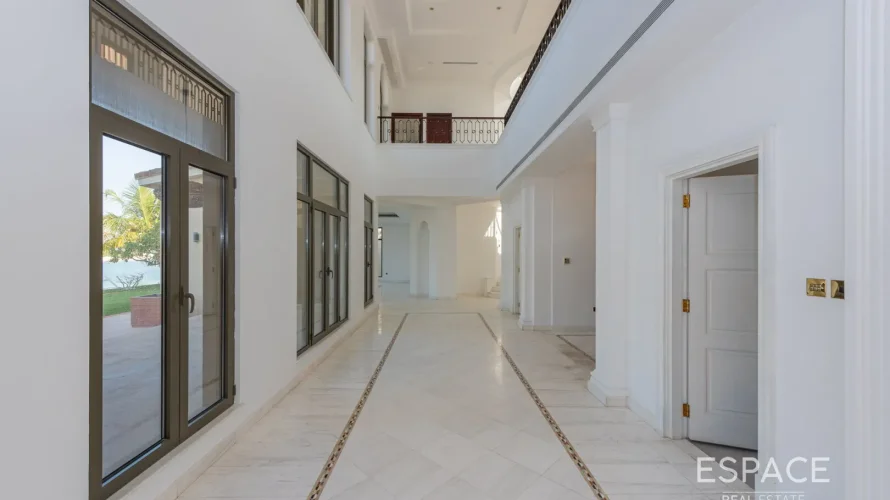 5 bedrooms villa for sale , Palm Jumeirah, Dubai, UAE No. 866 № 4