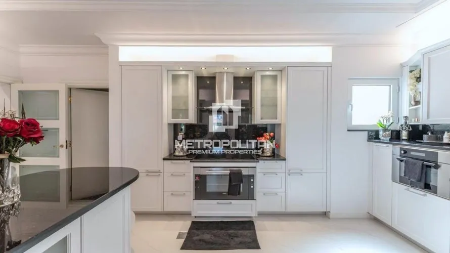 3 bedrooms villa for sale , Palm Jumeirah, Dubai, UAE No. 441 № 16