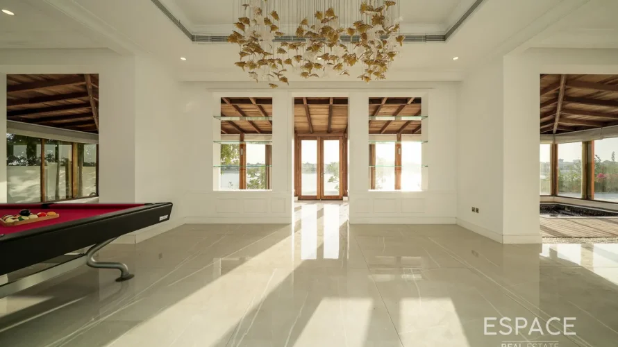 5 bedrooms villa for sale , Palm Jumeirah, Dubai, UAE No. 883 № 3