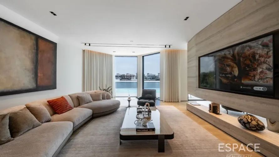 5 bedrooms villa for sale, Palm Jumeirah, Dubai, UAE No. 2035 № 2
