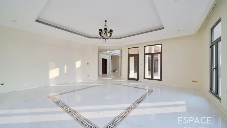 6 bedrooms villa for sale, Palm Jumeirah, Dubai, UAE No. 2043 № 8