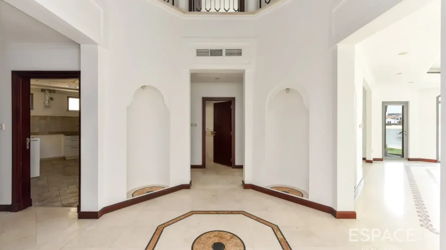 4 bedrooms villa for sale, Palm Jumeirah, Dubai, UAE No. 2034 № 13