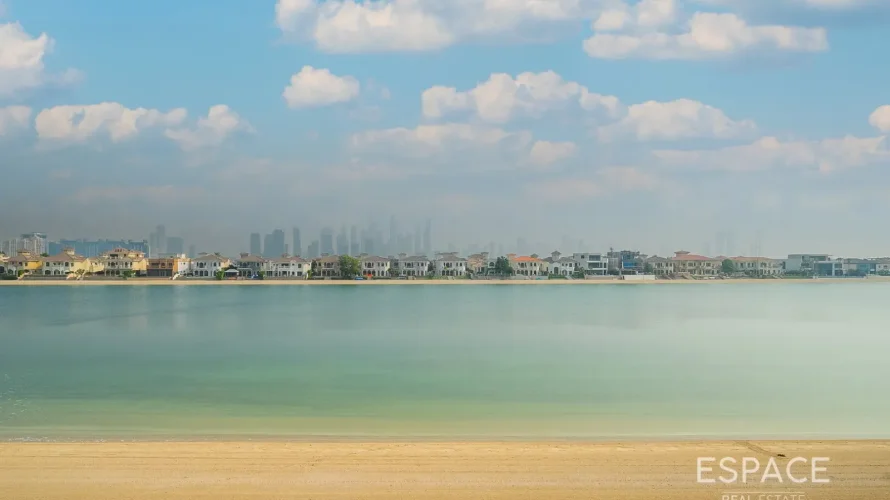 9 bedrooms villa for sale, Palm Jumeirah, Dubai, UAE No. 2026