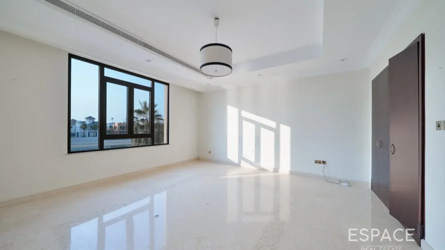 6 bedrooms villa for sale, Palm Jumeirah, Dubai, UAE No. 2043 № 16
