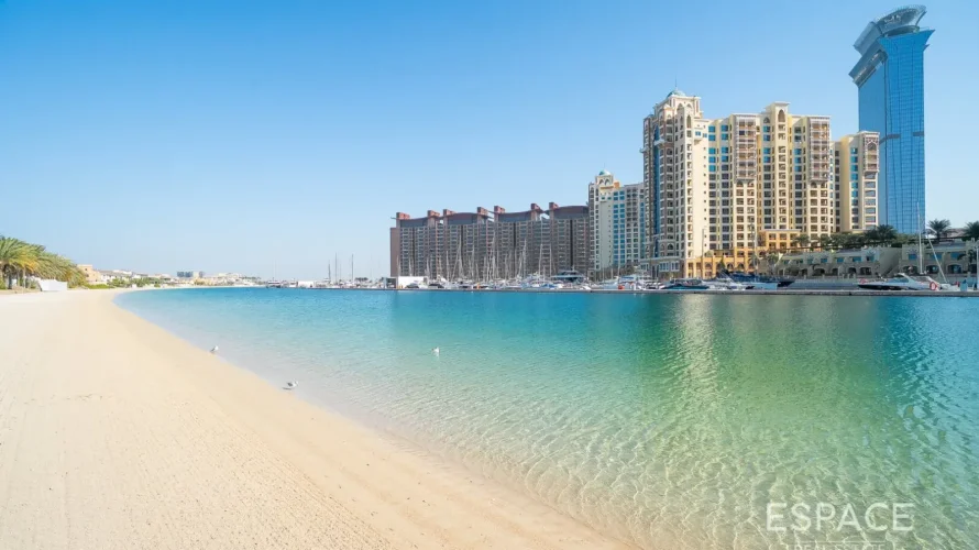 4 bedrooms villa for sale, Palm Jumeirah, Dubai, UAE No. 2044 № 1