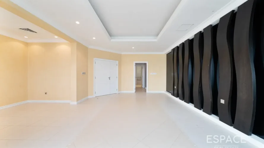 9 bedrooms villa for sale, Palm Jumeirah, Dubai, UAE No. 2026 № 6