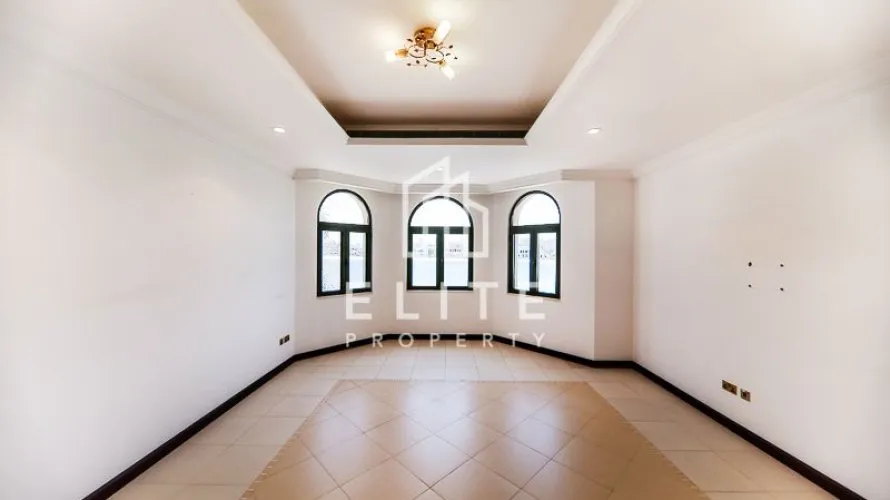 5 bedrooms villa for sale, Palm Jumeirah, Dubai, UAE No. 2003 № 1