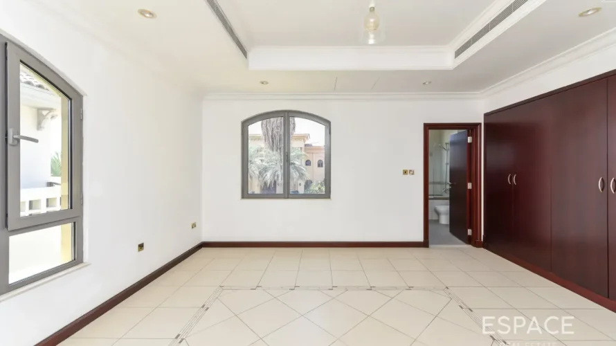 4 bedrooms villa for sale, Palm Jumeirah, Dubai, UAE No. 2034 № 7