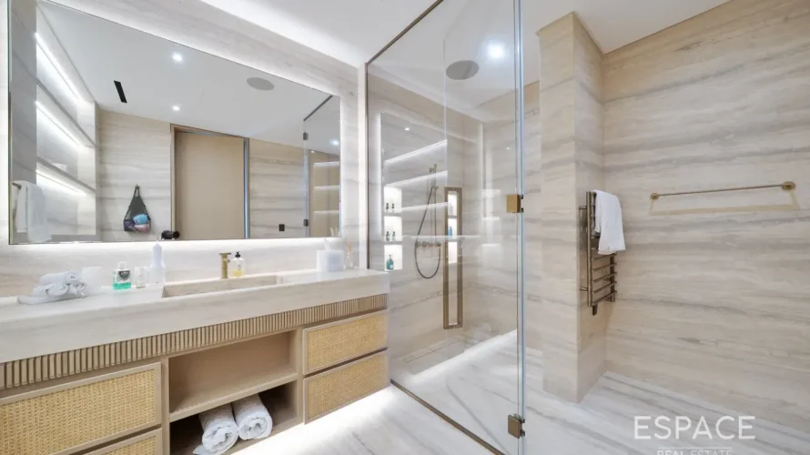 4 bedrooms villa for sale, Palm Jumeirah, Dubai, UAE No. 2029 № 1