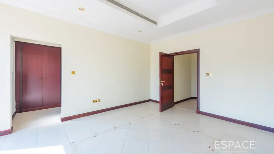 4 bedrooms villa for sale, Palm Jumeirah, Dubai, UAE No. 2046 № 7