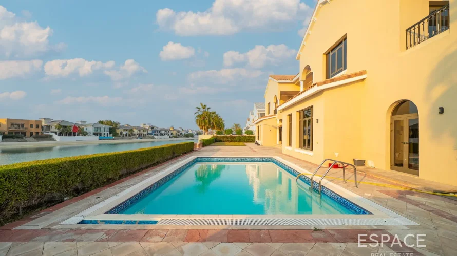 6 bedrooms villa for sale, Palm Jumeirah, Dubai, UAE No. 2043