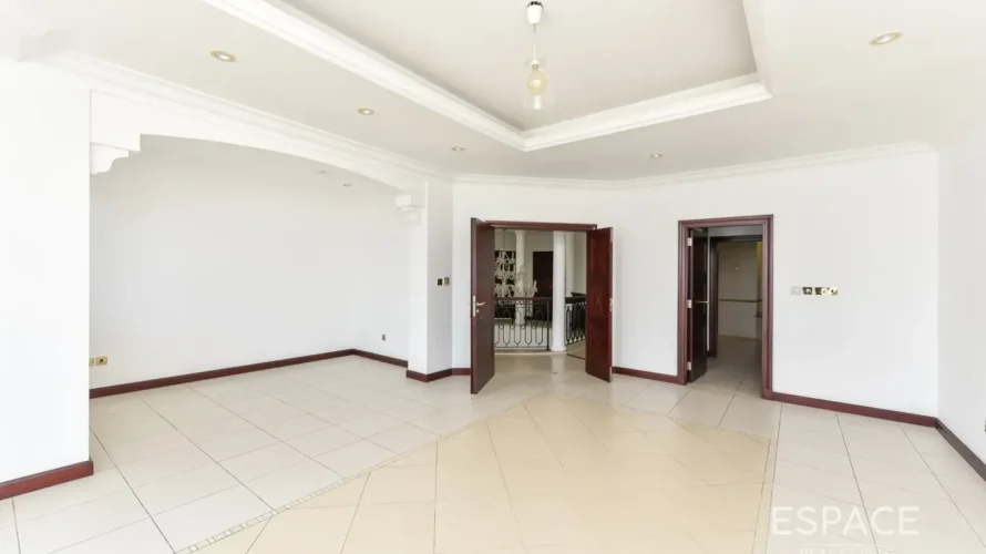 4 bedrooms villa for sale, Palm Jumeirah, Dubai, UAE No. 2034 № 2