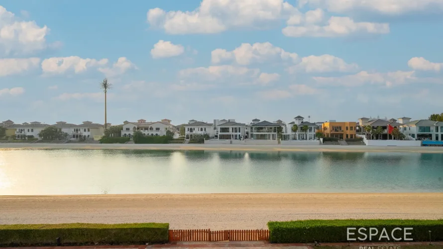 6 bedrooms villa for sale, Palm Jumeirah, Dubai, UAE No. 2043 № 13