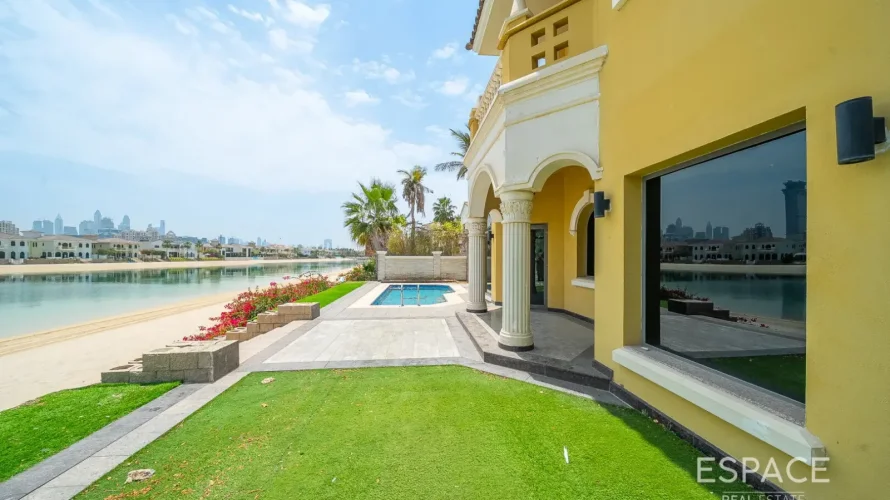 4 bedrooms villa for sale, Palm Jumeirah, Dubai, UAE No. 2055 № 1