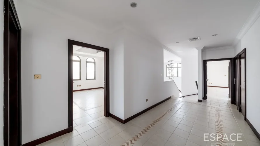 4 bedrooms villa for sale, Palm Jumeirah, Dubai, UAE No. 2040 № 6