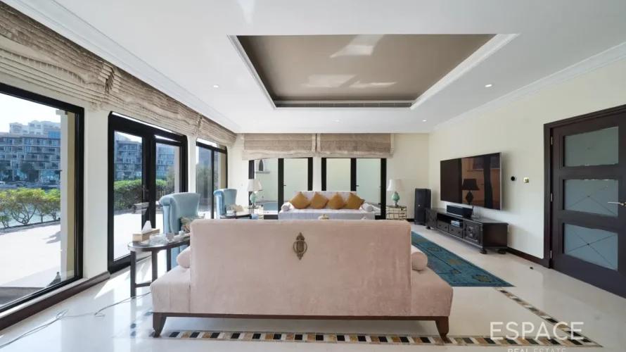 4 bedrooms villa for sale, Palm Jumeirah, Dubai, UAE No. 2044 № 13