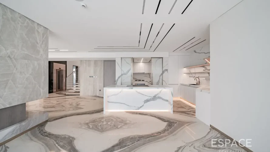 5 bedrooms villa for sale, Palm Jumeirah, Dubai, UAE No. 2024 № 15