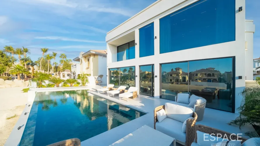 5 bedrooms villa for sale, Palm Jumeirah, Dubai, UAE No. 2042 № 1
