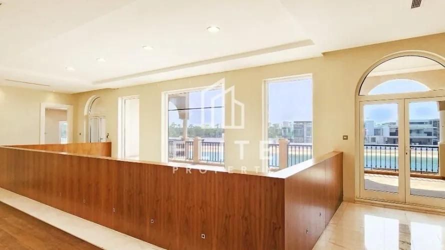 6 bedrooms villa for sale, Palm Jumeirah, Dubai, UAE No. 1997 № 1