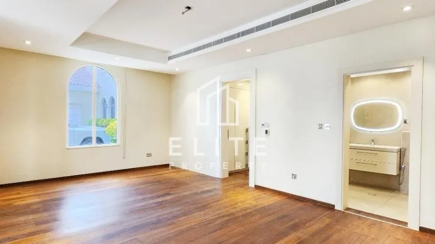 6 bedrooms villa for sale, Palm Jumeirah, Dubai, UAE No. 1997 № 2
