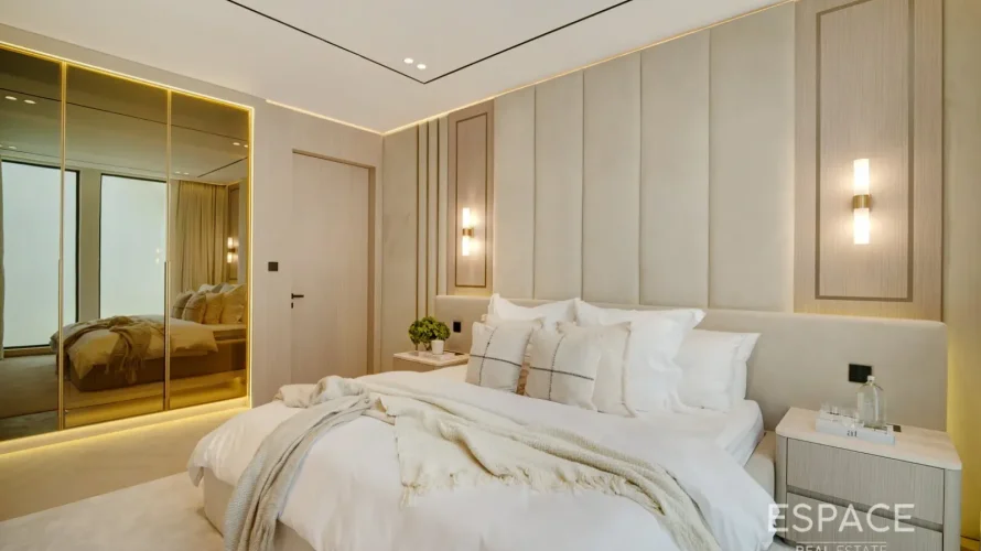 5 bedrooms villa for sale, Palm Jumeirah, Dubai, UAE No. 2047 № 11