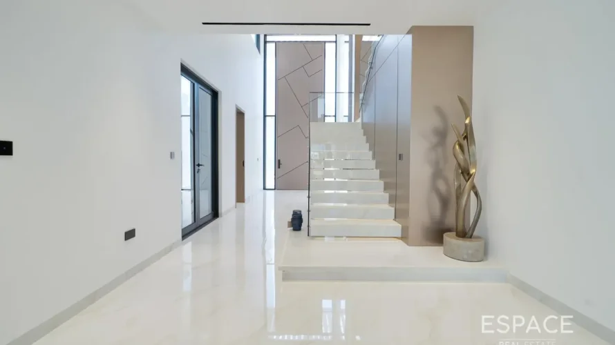 4 bedrooms villa for sale, Palm Jumeirah, Dubai, UAE No. 2050 № 3
