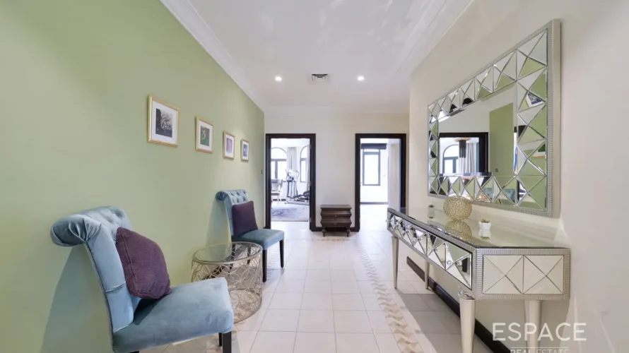 4 bedrooms villa for sale, Palm Jumeirah, Dubai, UAE No. 2044 № 4
