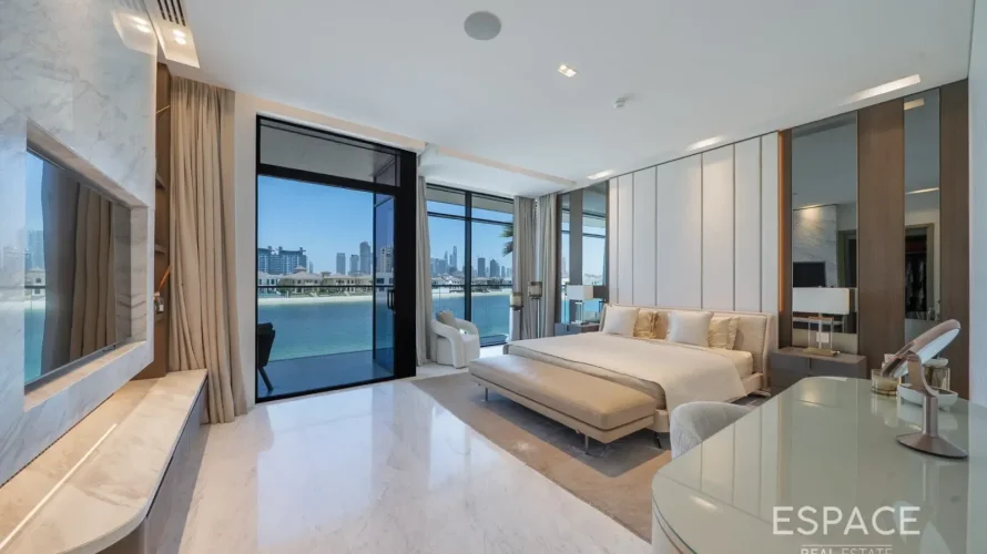 6 bedrooms villa for sale, Palm Jumeirah, Dubai, UAE No. 2032 № 3