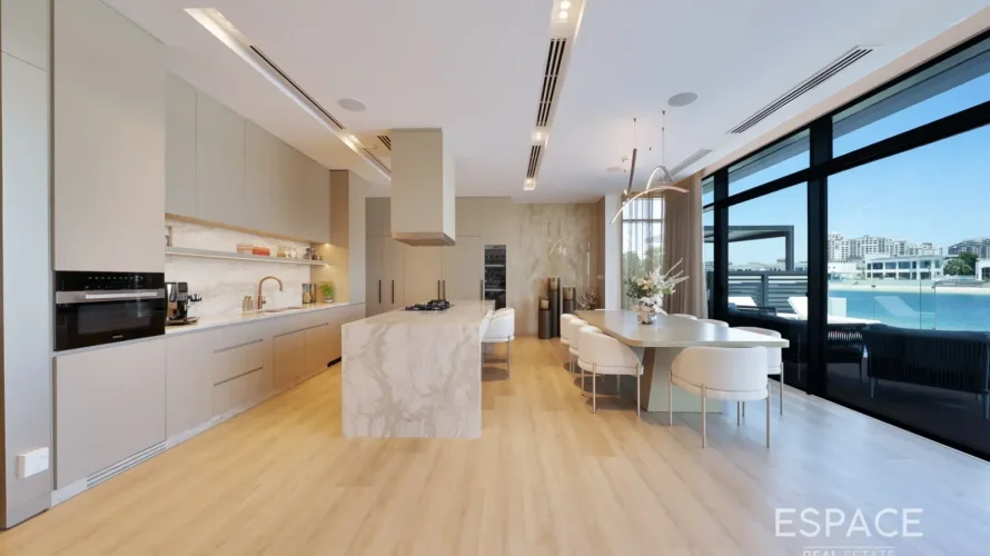 6 bedrooms villa for sale, Palm Jumeirah, Dubai, UAE No. 2032 № 14