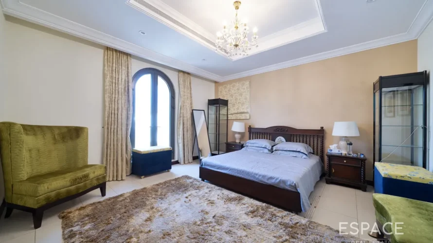 4 bedrooms villa for sale, Palm Jumeirah, Dubai, UAE No. 2044 № 5