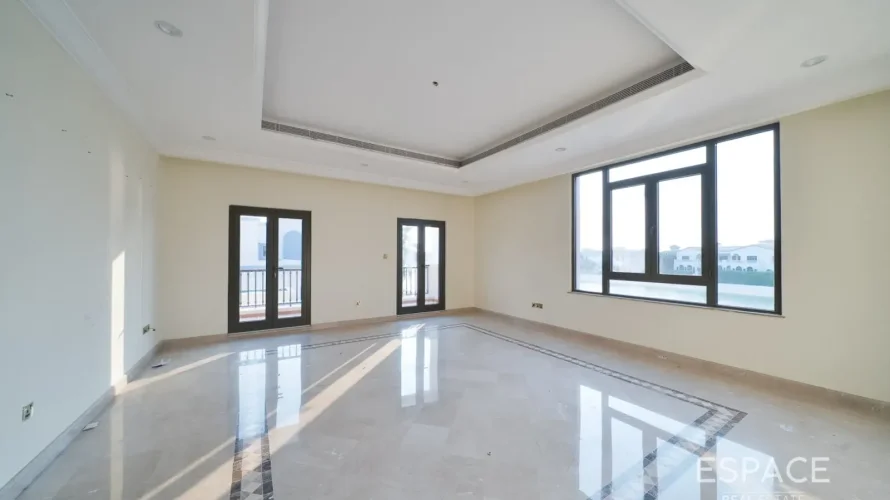 6 bedrooms villa for sale, Palm Jumeirah, Dubai, UAE No. 2043 № 2