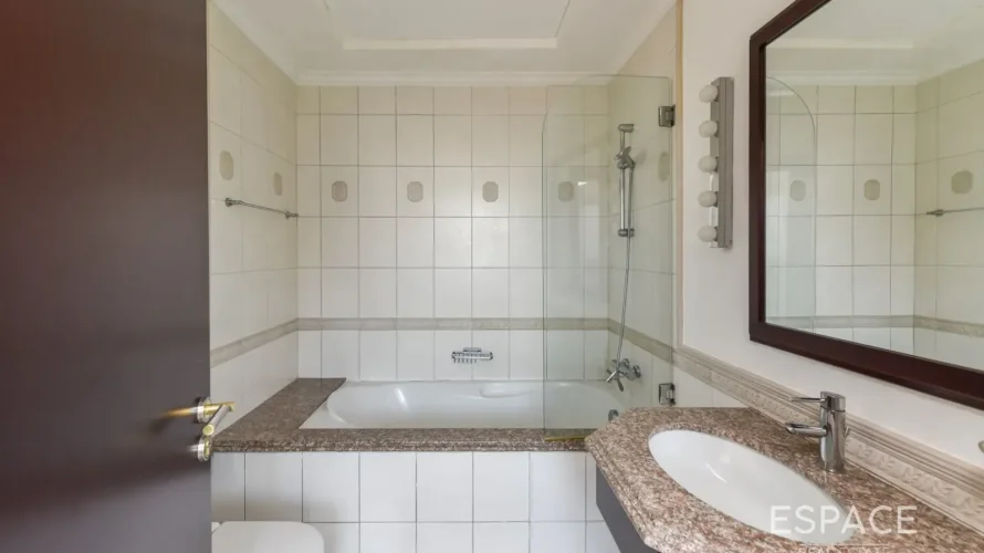 4 bedrooms villa for sale, Palm Jumeirah, Dubai, UAE No. 2034 № 3