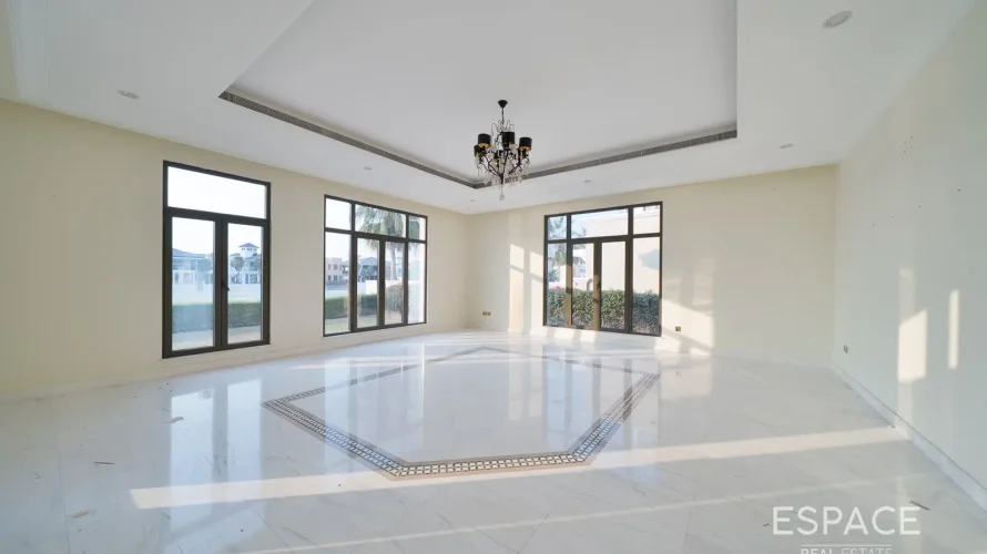 6 bedrooms villa for sale, Palm Jumeirah, Dubai, UAE No. 2043 № 9