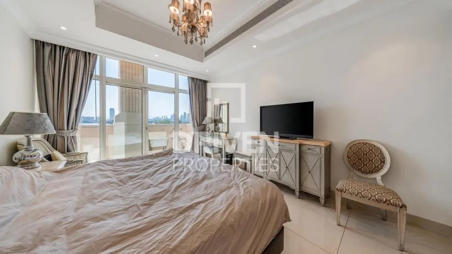 3 bedrooms apartment for sale, The Crescent, Palm Jumeirah, Dubai, UAE No. 2108 № 1