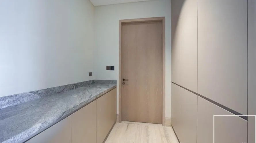 2 bedrooms apartment for sale, The Crescent, Palm Jumeirah, Dubai, UAE No. 2448 № 1