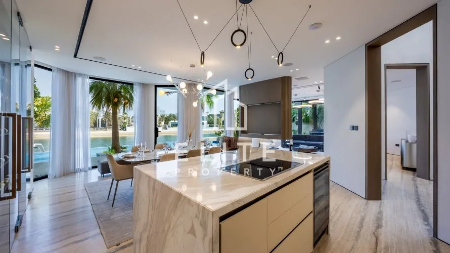 5 bedrooms villa for sale, Garden Homes, Palm Jumeirah, Dubai, UAE No. 2530 № 9