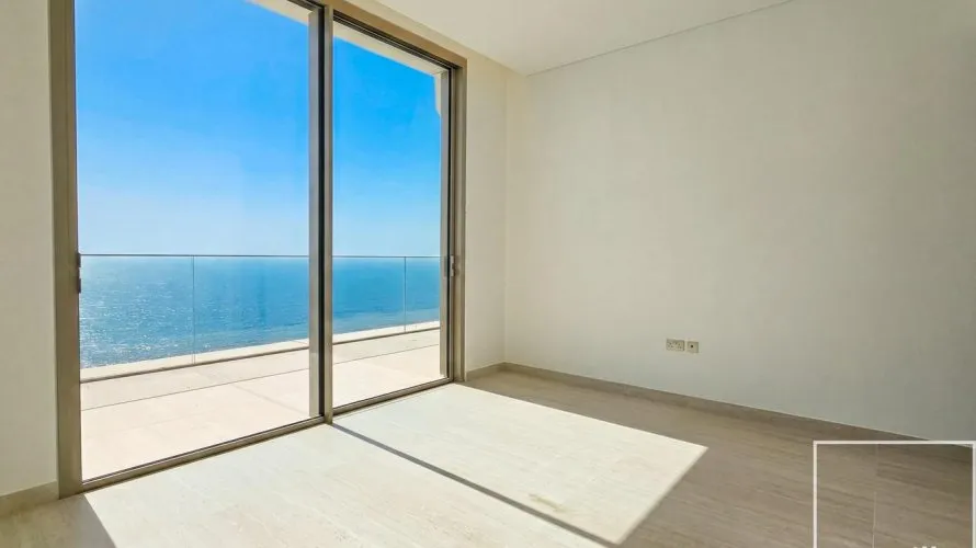 2 bedrooms apartment for sale, Palm Jumeirah, Dubai, UAE No. 2420 № 3